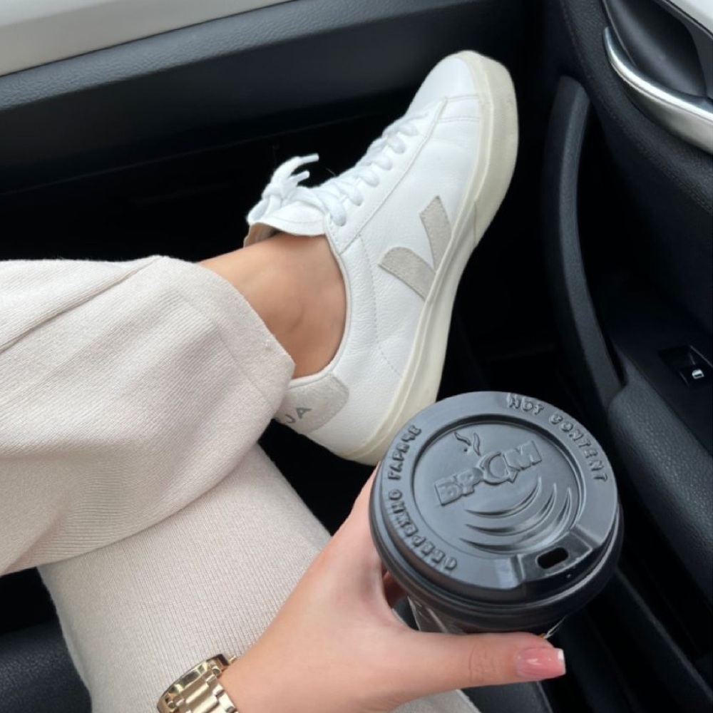 Veja Almond V-12 leather sneaker - Picture 7 of 9